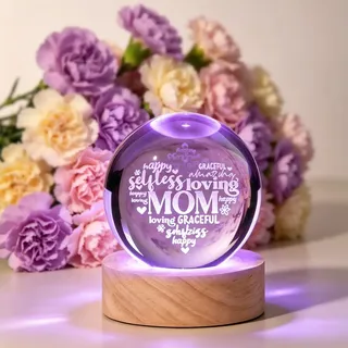 Nachtlicht für Mama 3D Kristallkugel Love Mum Glasball mit Holzfuß & LED automatischer Farbwechsel 60mm Tischlampe Dekoration für Wohnzimmer Büro Geschenk für Muttertag, Geburtstag, Erntedankfest