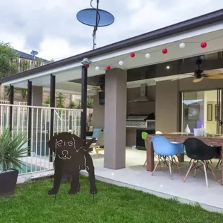 Metallene Hunde-gartenfigur – Dekorative Tier-silhouette Für Den Außenbereich, Terrasse, Balkon – Material: Eisen, Maße: 30 X 47 Cm