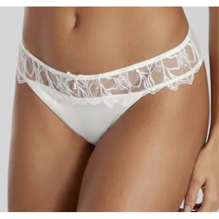 Tanga LASCANA, Damen, Gr. 44/46, beige (champagne), Spitze, Obermaterial: 47% Polyamid, 47% Polyester, 6% Elasthan, Unterhosen Tanga, mit feiner Zierschleife und hübschem Glitzeraccessoire