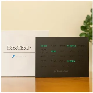 build-yours.de Tischuhr BoxClock Edelstahl - Die Wortuhr für den Schreibtisch - LED Standuhr schwarz