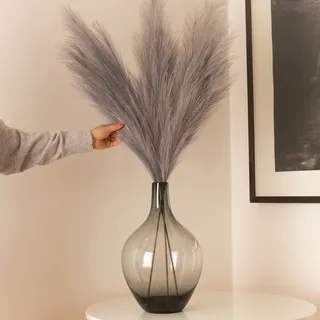 RyddeligHome Hohe Pampas, Pampasgras, künstliches Pampas, 3 Stängel, Flauschige Kunstfedern, künstliche Pflanzen, Blumen für Bodenvase im Boho-Stil, Wohnzimmer-Accessoires, 100 cm (grau, groß)