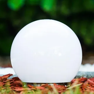 Mini Solarleuchte Nassau, Kugellampe mit Erdspieß, Kugelleuchte aus weißem Kunststoff Ø 15 cm, Außenleuchte mit Ein/Aus-Schalter, Solarlampe mit Dämmerungsschalter