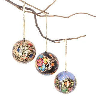 Upcycling Weihnachtskugel 3er Set aus Pappmachee, handbemalt, Muster 2 | Kaschmirkugeln, 7 cm Durchmesser, einzigartiger Christbaumschmuck, umweltfreundlich, in recycelter Box