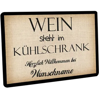 Crealuxe Fussmatte mit Wunschtext/Wunschname Wein Steht im Kühlschrank - 60x40 cm - Gummi Rückseite/rutschfest - Filzoberfläche - Bedruckte Türmatte - Innenmatte - Schmutzmatte