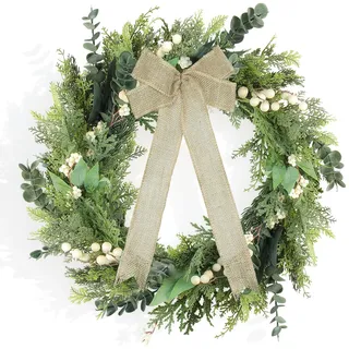 GOVIRAYE 60 cm künstlicher Weihnachtskranz für Haustür | Eukalyptus-Kranz mit weißen Beeren & Juteband | Dekokranz für Innenbereich und Außenbereich | Weihnachtsdekoration in Winterweiß