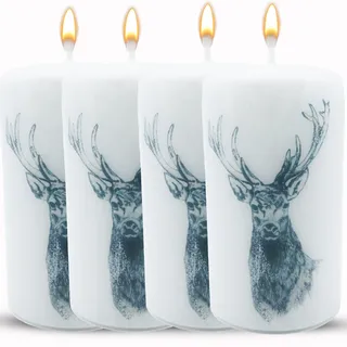 WikaKerzen Weihnachtskerze für Adventskranz 4 Set 13x7cm Hirsch Tisch-Deko auf weißer Stumpenkerze aus hochwertigem Paraffinwachs mit Baumwolldocht - Adventskerze