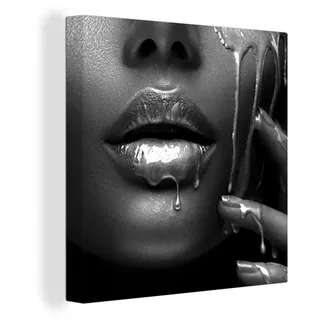 OneMillionCanvasses® Leinwandbild Frau - Gold - Lippen - Schwarz und weiß, (1 St), Leinwand Bilder für Wohnzimmer Schlafzimmer bunt 50 cm x 50 cm x 2 cm