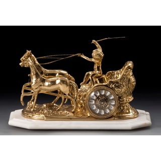 Casa Padrino Luxus Barock Tischuhr Gold / Weiß 42 x H. 25 cm - Handgefertigte Bronze Uhr im Barockstil - Barock Schreibtischuhr - Barock Schreibtisch Deko - Barock Deko Accessoires