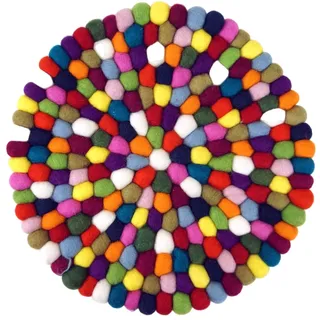 Runder Filzuntersetzer aus bunten Filzkugeln, 100% Wolle, Ø 30 cm | Schützt Möbel vor Wasserflecken, handgefertigt in Nepal, ideal für Gläser und Flaschen.