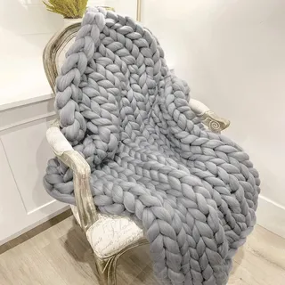 VanderHOME Decke Gestrickte Super Weiche Kuscheldecke Handgefertigt Grobe Strickdecke Grobstrick Decke Gestrickte Decke Wolldecke Couchdecke Flauschige weihnachtsdeko (Hellgrau,100×100cm)