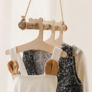 9-zoll-kleiderbügel Aus Holz Für Babykleidung, Set Mit 20 Holzkleiderbügeln Für Neugeborene (mädchen Und Jungen), Für Kinderzimmer, Kleinkinder, Babys, Zur Aufbewahrung Von Kleidung, Mänteln, Hosen Im