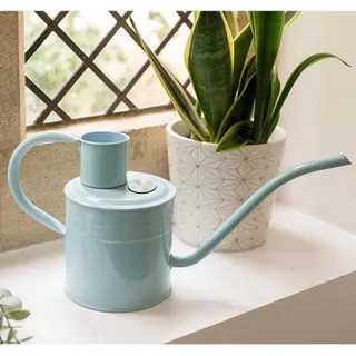 Famanu Gießkanne Blau Himmel 1L - Rostbeständig Galvanisiert - Mit Griff und Langer Tülle - Klassisches Gartenwerkzeug