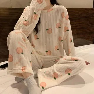 Solaughguy Damen Herbst Winter Warm Pyjama Sets Dicker Korallensamt Langarm Nachtwäsche mit süßem Cartoon Pfirsichdruck Flanell Fleece Pyjama Set für kaltes Wetter Casual Nachtwäsche