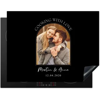 KitchenYeah© Herdabdeckplatte Personalisiert Einteilig Ceranfeld Abdeckplatte Küche Deko Ceranfeldabdeckung Anti Rutsch Matte Aufrollbar Cooking with Love - dein Foto - Bild - Namen - 51.3L x 58.3B cm
