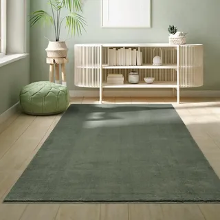 the carpet Relax kuscheliger Kurzflor Teppich, Anti-Rutsch Unterseite, Waschbar bis 30 Grad, Super Soft, Felloptik, Dunkelgrün, 120 x 160 cm