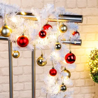 LED Weihnachtsgirlande mit Lichterkette - weiß / 5m - Kunsttanne Girlande inklusive 36 Christbaumkugeln - Garten Deko Beleuchtung warm weiß für Innen und Außen