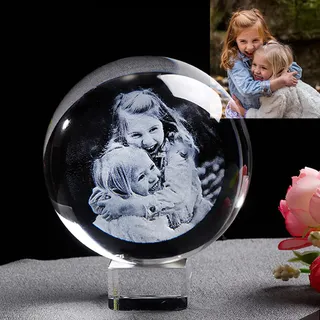 xingfa Personalisierbare Glas-Fotokugel mit Lasergravierer, Glaskugel, Heimdekoration, Kristallbild, Kugel, Geburtstagsgeschenk, Kugel (mit Kristallsockel, 8 cm)