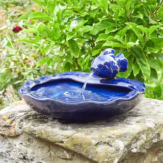Festive Lights Solar-Keramik-Wasserbrunnen mit blauem Fish-Motiv, glasiertes Wasserspiel für den Außenbereich