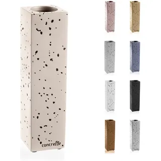 CONCRETTE Blumenvase für Tischplatte Rechteckig und Schlank Handgefertigt aus Architektonischem Beton Originell Geformtes Design mit Kleinen Löchern Höhe 220 mm Hell Beige