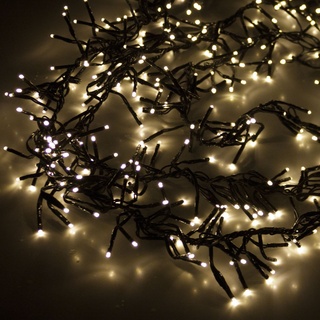 PERAGASHOP 1500 LED Cluster Lichterkette warmweiß, 8 Lichteffekte, In-&Outdoor, 30m Aussenbeleuchtung für Tannenbaum