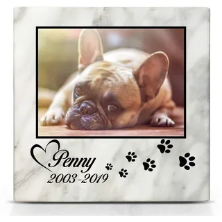 TULLUN Individueller Personalisierter Weißer Natur Marmor Gedenkstein für Hunde, Katze und andere Haustiere - Größe 10 x 10 cm - Foto und Pfotenabdruck