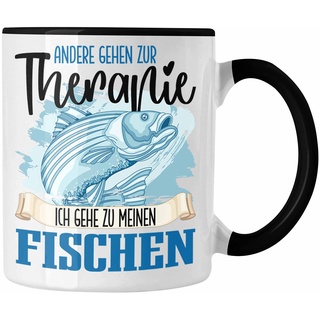 Trendation - Angler Tasse Geschenk für Fisch Besitzer Therapie Lustiger Spruch Geschenkidee (Schwarz)