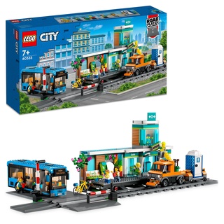LEGO City Bahnhof, Spielzeug mit Schienen-LKW, Straßenplatte, Schienensegmenten, Spielzeugbus und Minifiguren, Geschenk für Kinder, Jungen und Mädchen, kombinierbar mit Anderen Sets 60335
