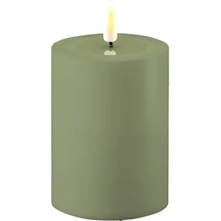 Deluxe Homeart LED Real Flame Outdoor Stumpenkerze staubig grün, Ø7,5 x H10cm, staubig grün