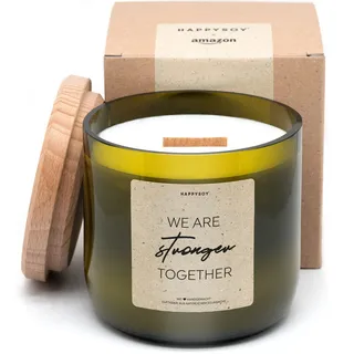 HAPPYSOY Duftkerze No. 4, 450g Sojawachs in hochwertig recyceltem Weinglas - mit Holzdeckel, Holzdocht - nachhaltiges Geschenk - brennt 90-100 Std - stronger together