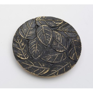 Kerzenteller, Dekoteller aus Alu in Blätterstruktur schwarz/gold, Ø 12 cm