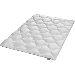 Traumnacht Cozy - Bettdecke Leicht aus weicher und atmungsaktiver Microfaser für den Sommer, 155 x 220 cm, Öko-Tex zertifiziert, produziert nach deutschem Qualitätsstandard