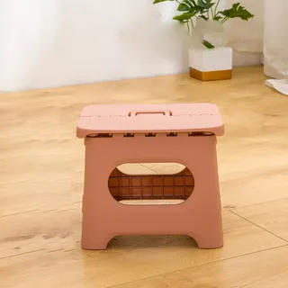 Klapphocker Kunststoff Faltbar Tritthocker mit Griff, Belastbar bis 70kg 26 x 20 x 22 cm Klein Tragbarer Kinder Fußhocker Klappschemel für Bad, Camping, Garten(Rosa)
