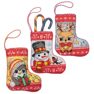 Riolis Kreuzstich Stickpackung Weihnachtsstrümpfe klein, 3er-Set, Zählmuster, a 11x15cm