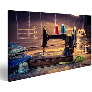islandburner Bild auf Leinwand Vintage Schneider Workshop Mit Nähmaschine Stoff Und Schere Wandbild Poster Kunstdruck Bilder