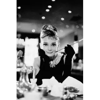 Pyramid America Close Up Audrey Hepburn Breakfast at Tiffany's Poster Premium Plakat (61 cm x 91,5 cm) für Wohnzimmer und Heimbüro