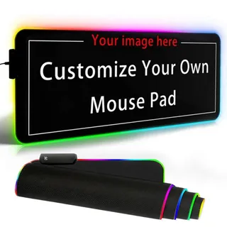Naispanda Personalisierte RGB Mauspad Gaming Groß Mousepad XL (800x300x4mm) Personalisiert Wasserdicht LED Schreibunterlage mit Rutschfester Gummibasis 12 Beleuchtungs Modi für Tastatur Computer Gamer