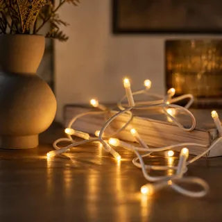 hellum LED Lichterkette innen, weißes Kabel, 2,85m beleuchtet, 20 LED | Lichterkette innen klein mit Stecker, Mini Lichterkette warmweiß für Schwibbogen, Lichterbogen, Weihnachtsbaum <59lm 579116