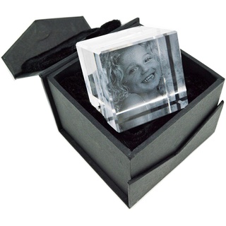 Briefbeschwerer Würfel aus hochwertigem Glas und Geschenkbox – Gravur auf Glas mit Foto – Größe 5 x 5 cm