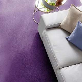 Andiamo Teppichboden ANDIAMO "Kira, Velours, Gesamthöhe 8 mm, Luxusklasse LC1", lila, B:400cm L:500cm, Kunstfaser, Teppiche, Uni Farben, Breite 400 cm, strapazierfähig, pflegeleicht, Wohnzimmer