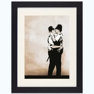 1art1 Banksy Poster Küssende Polizisten, Bobbies, Kissing Coppers Gerahmtes Bild Mit Edlem Passepartout | Wand-Bilder | Im Bilderrahmen 40x30 cm