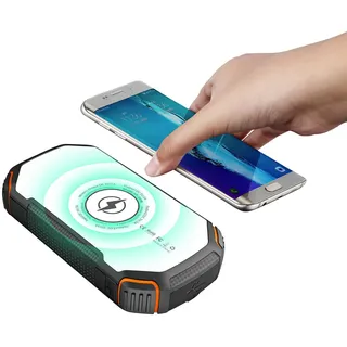 revolt Ladestation: Solar-Powerbank mit 20 Ah, Qi-kompatibel, USB-C, 15 W, SOS-Licht, IP54 (Powerbank mit Taschenlampe, mit Induktion, in)