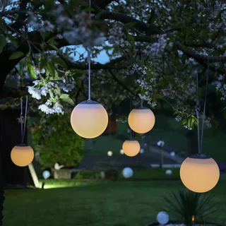 LED Solar Kugelleuchte - Gartenkugel mit Gummiaufh√§ngung - D: 20cm - bis zu 8h Licht - f√or Au√üen