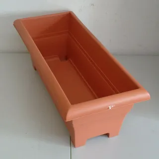 elho Kreta Terra 60cm Blumentopf - terracottafarbe, 16liter Volumen mit Füßen