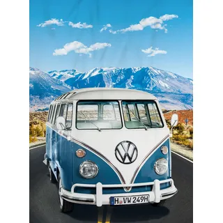 BERONAGE Große VW Volkswagen T1 Decke Adventure – Blau 150 x 200 cm Bulli Kuscheldecke, Camper-Van Fleece-Decke, Tagesdecke, Flauschdecke, Wohndecke, ideal für Sofa und Bett passend zur Bettwäsche
