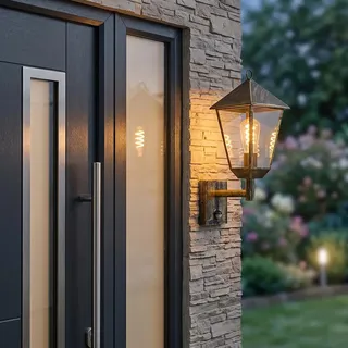 HOFSTEIN Außenwandleuchte Anfei mit Bewegungsmelder, Außenwandlampe aus Metall/Glas in Schwarz/Gold/Klar, Wandleuchte Down außen im Landhaus/Retro-Stil, Lichteffekt, E27, IP44, Hof, Terrasse, Haustüre