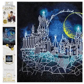 DIAMOND DOTZ CD238000910 - Original 5D Diamond Painting Set Mond über Hogwarts, Harry Potter Kreativset mit 32.400 Diamant Mosaiksteinen, Malset 52 x 52 cm, DIY für Erwachsene und Kinder ab 8 Jahren