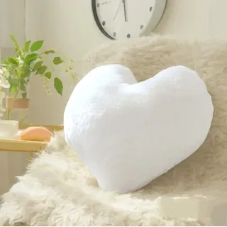 VewoTex Dekokissen Herzkissen » Kuschelkissen 45 x 45 cm » weiches Herz Kissen, » Dekokissen » Zierkissen aus Kunstfell weiß