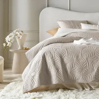 room99 Feel Elegante Tagesdecke in Beige 220 x 240 cm Vielseitige Wohndecke als Bettüberwurf oder Sofaüberwurf Überwurfdecke für Bett und Sofa Steppdecke Stil Ideal als Bedspread Velvet Samt