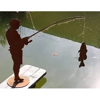 Rostikal | Angler Figur Otmar mit Fisch | Geschenkidee für Angelfreunde aus Edelrost | zum Stecken | 60 cm hoch