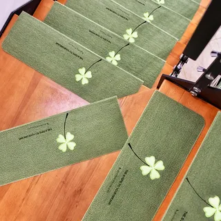 Hearda Treppenstufen Matten Treppe Treppenteppich, Stufenmatten 5/10 Stück, Treppenteppich Selbstklebend, Antirutschmatte Innenbereich für Schutz Kinder (10PCS-70CM,Grüne Blume)
